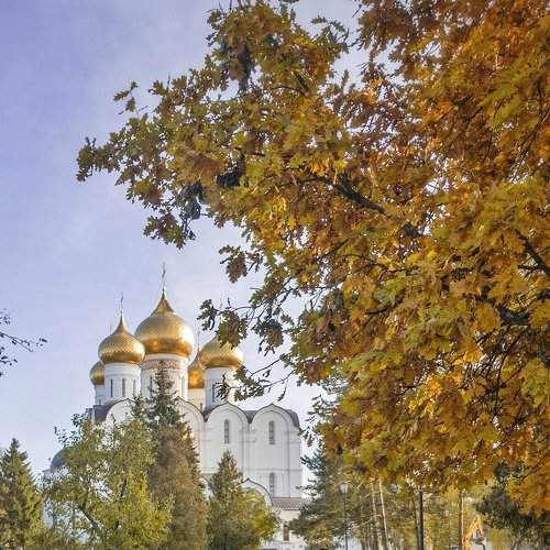 Город