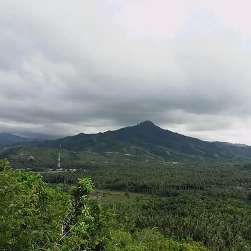 A Mountain & A Grey Umbrella