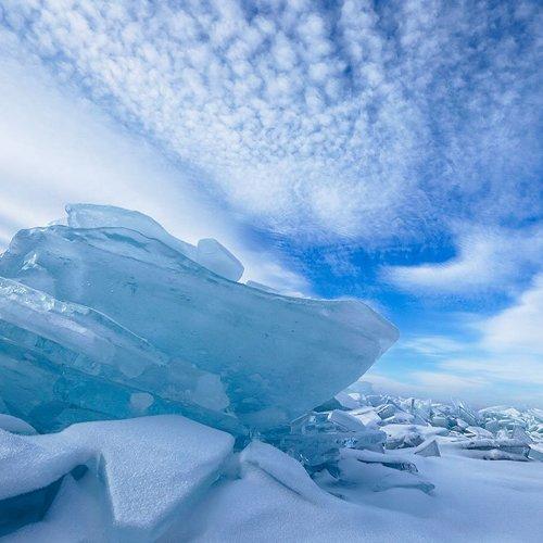 Голубое небо, голубой лёд