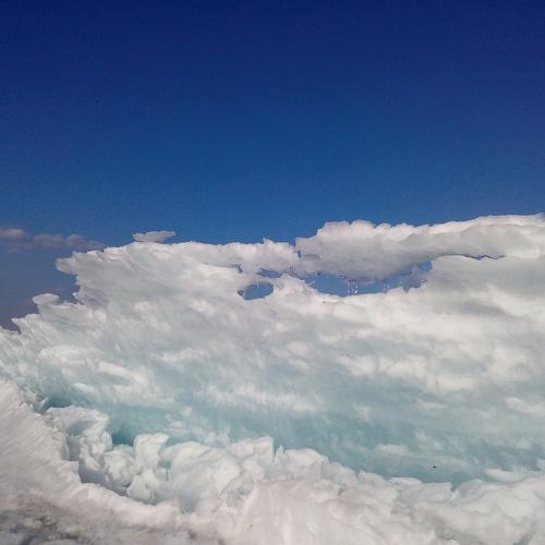 Бушующий лед.