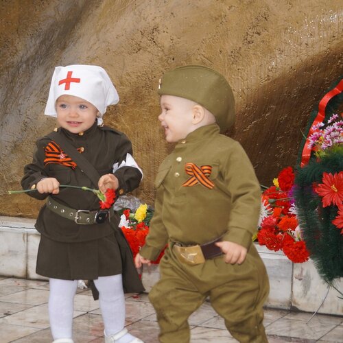 Любит-нелюбит солдатик...
