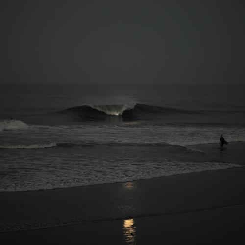 fullmoon surfing