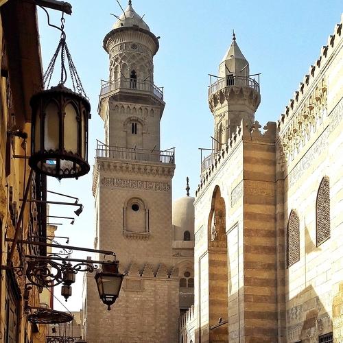 الصورة لشارع المعز لدين الله الفاطمي صباحآ .. القاهرة الفاطمية .. القاهرة