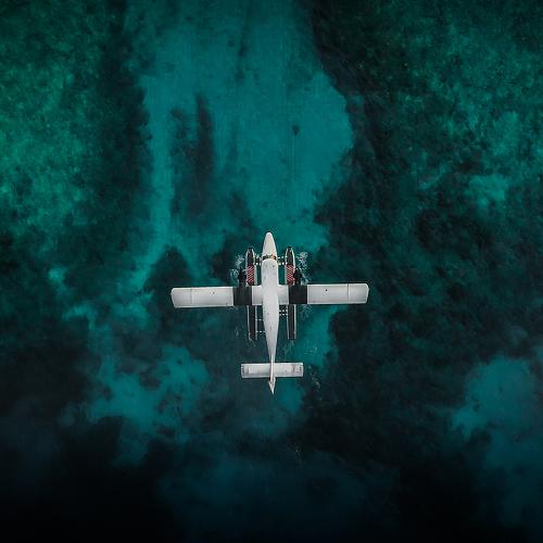 Floating plane