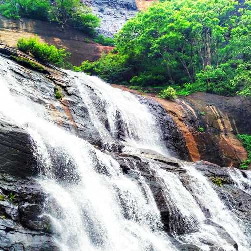 Falls on mountain