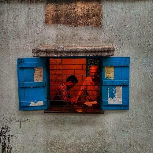 The red window