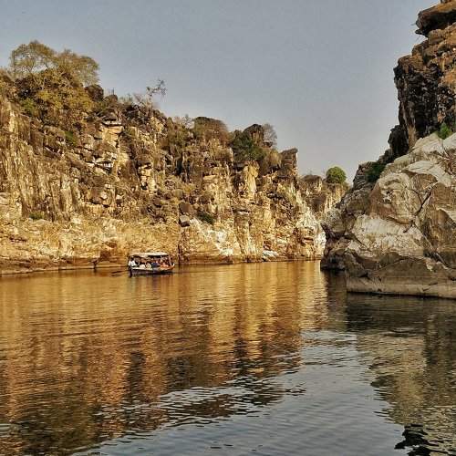 Marble rocks, Bhedaghat, Jabalpur India