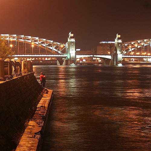 Глядя на мост Петра Великого