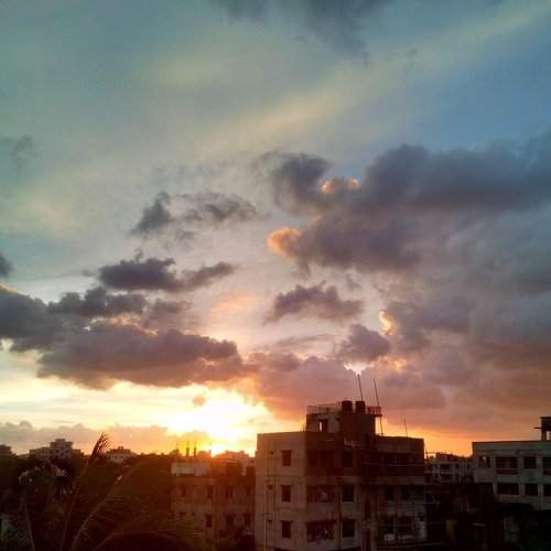 মেঘ ছুঁয়েছে মন