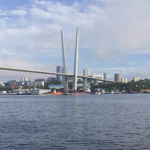 Мост в городе Владивосток