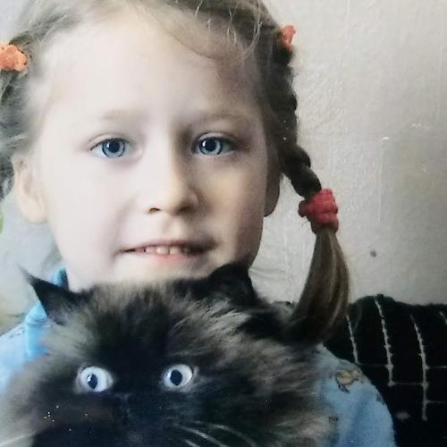 В детских теплых объятьях...