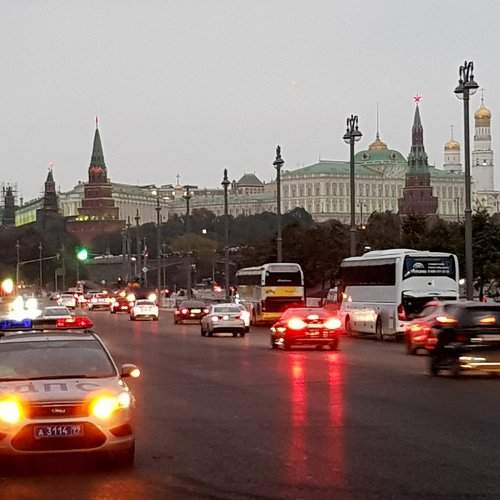 Движение возле Кремля