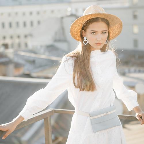 Девушка на крыше