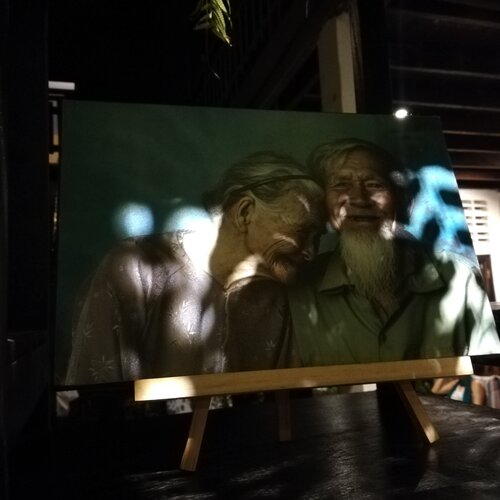 Couple in shadow