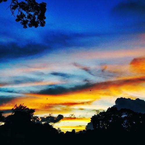 গোধূলিবেলায়