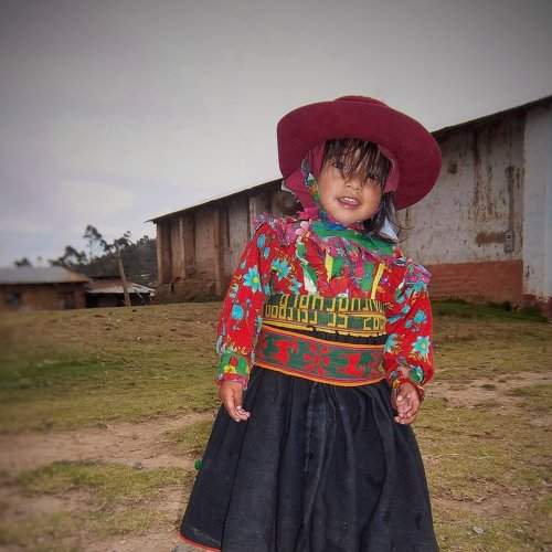 Niña incawasi peru