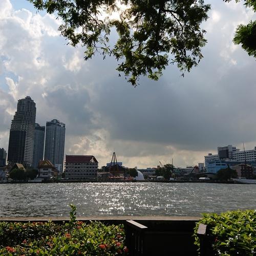 Beautiful Bangkok Riverside