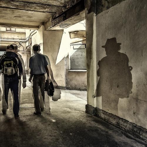 отпуск теней...