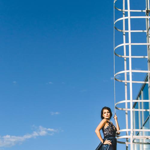 A Bond Girl