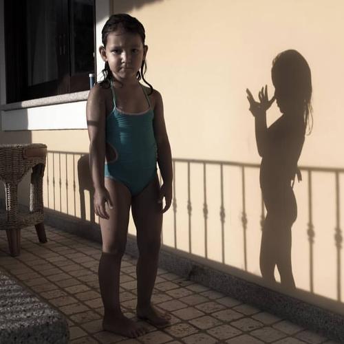 игра с тенью