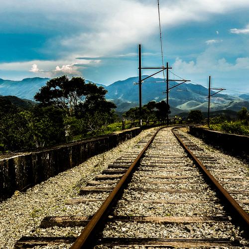 Pelos trilhos do trem