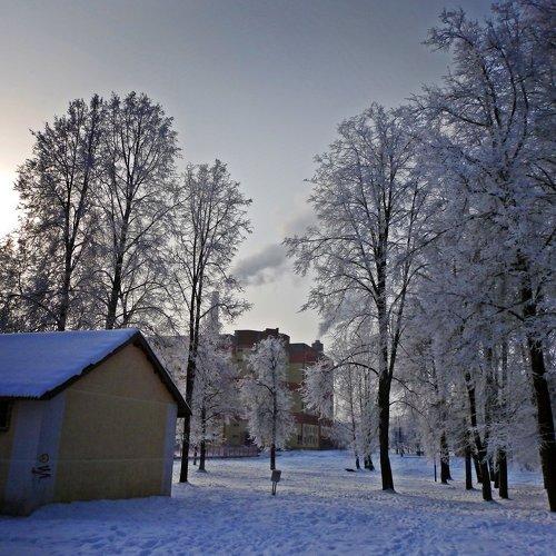 Зимний вечер в небольшом городке