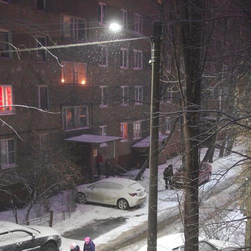 снег