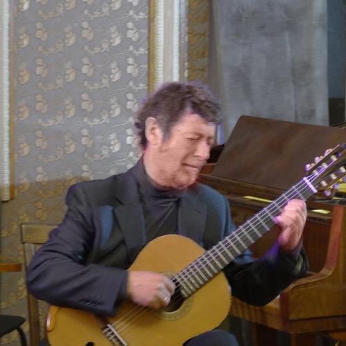Начинается плач гитары