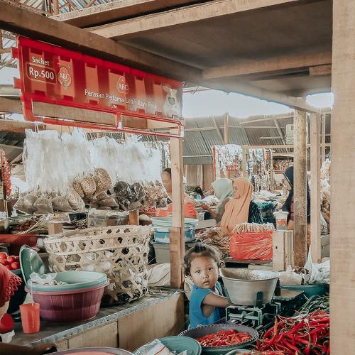 ANAK-ANAK DI PASAR