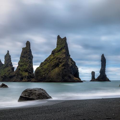Скалы Reynisdrangar