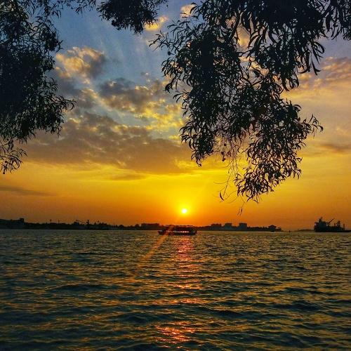 Sun is ready to hide behind the beauty of Kochi