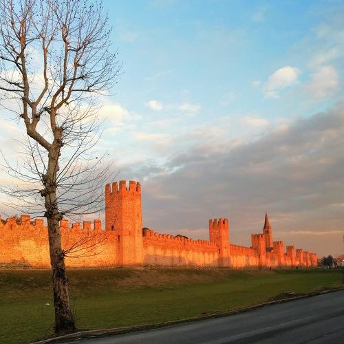 За минуту до заката