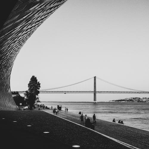 The embankment of the river Tejo