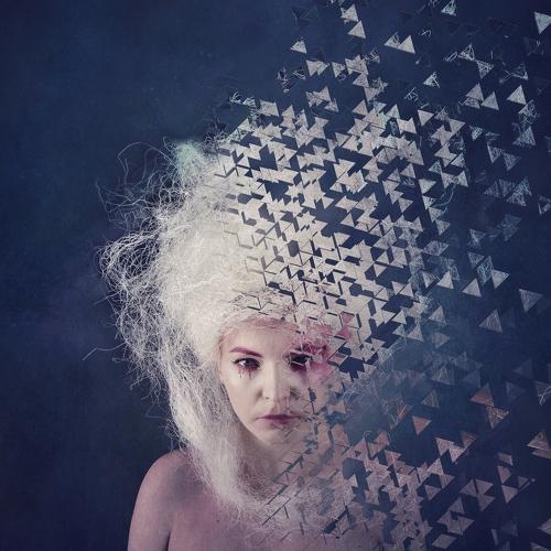 Fall into pieces