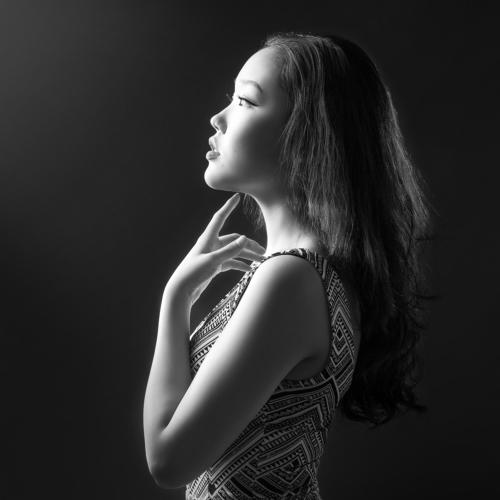 B&W