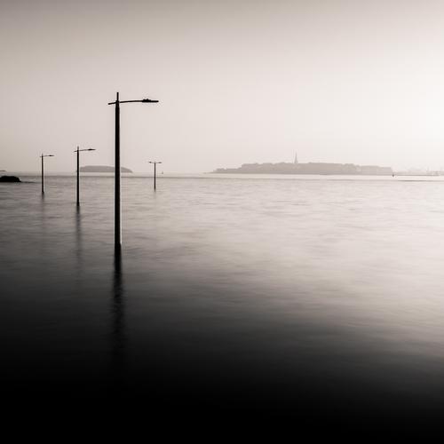 Les pieds Dans L'Eau II