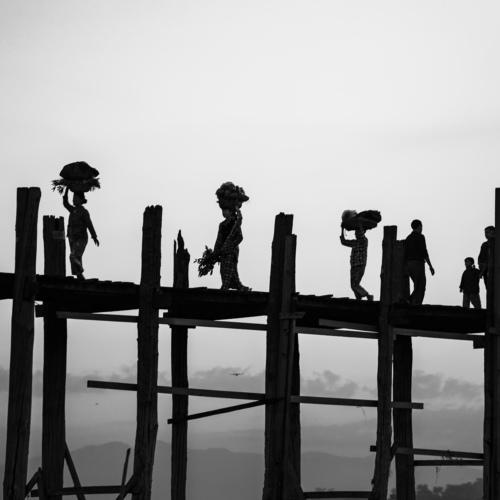 Morning in Ubein bridge