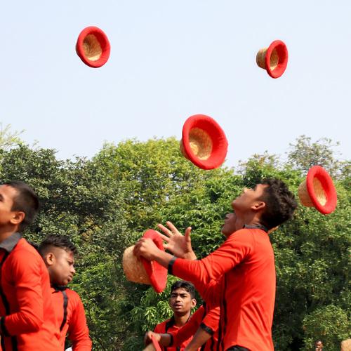 acrobatic throwing