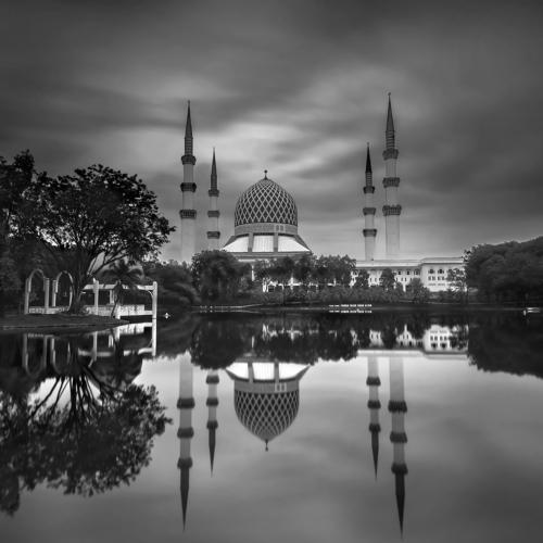Sultan Salahuddin Abdul Aziz Mosque