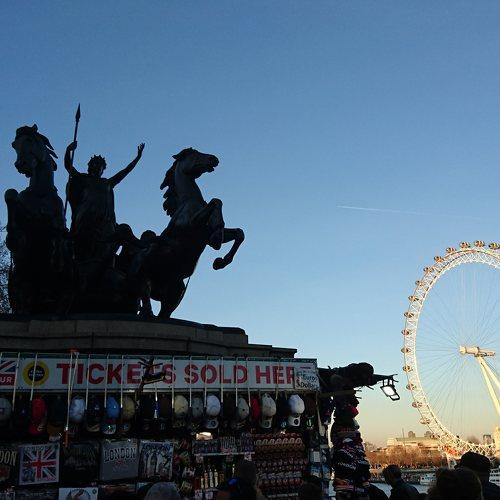 EVENING ON the THAMES