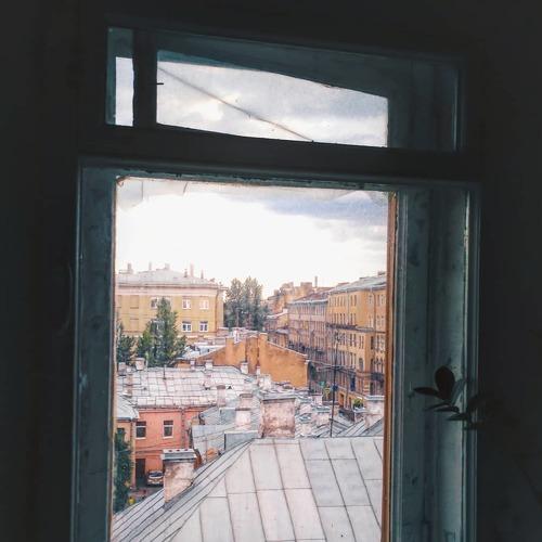 Пейзаж в оконной раме
