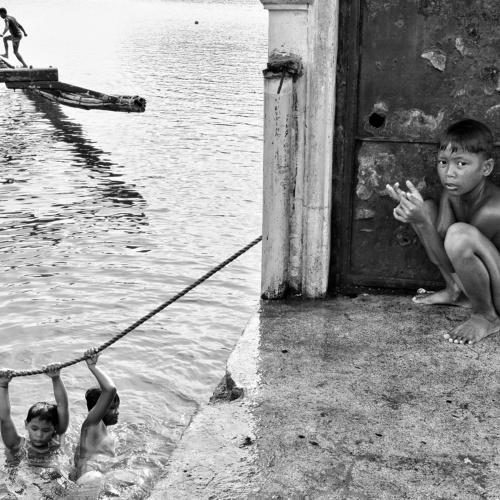 "Tatlong Kwento"