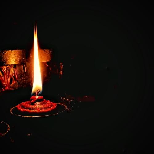 Kandila/ The Candle