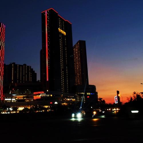 Surabaya di malam hari