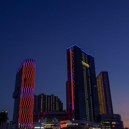 Surabaya di malam hari