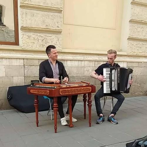 Уличные музыканты.