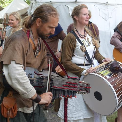 Street musicians of the Middle Ages