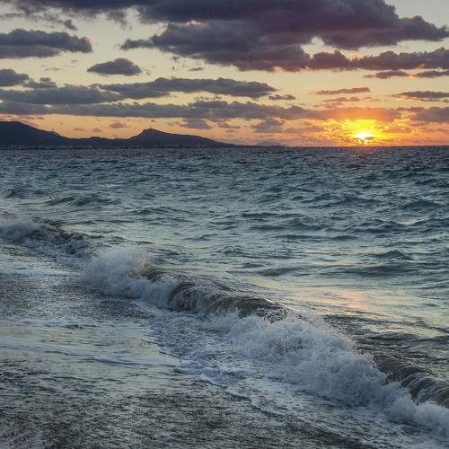 Неспокойное море