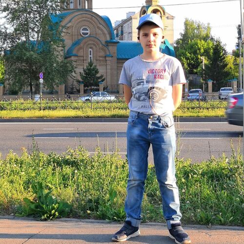 Даня 11 лет.