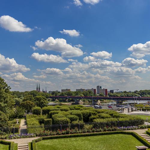 Warszawa в солнечном свете